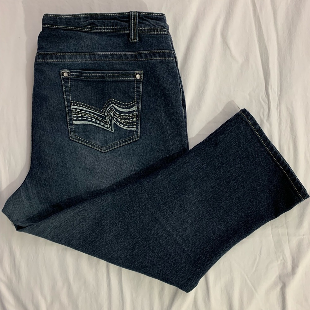 Dark Wash Women's Bootcut Jeans - Embroidered Back Pocket